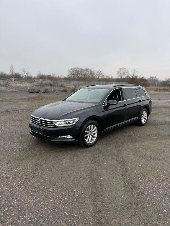 Schwarz Gebraucht 2018 VW Passat Comfortline Kombi | 16.600 € (Guter Preis) - Bild 1/4