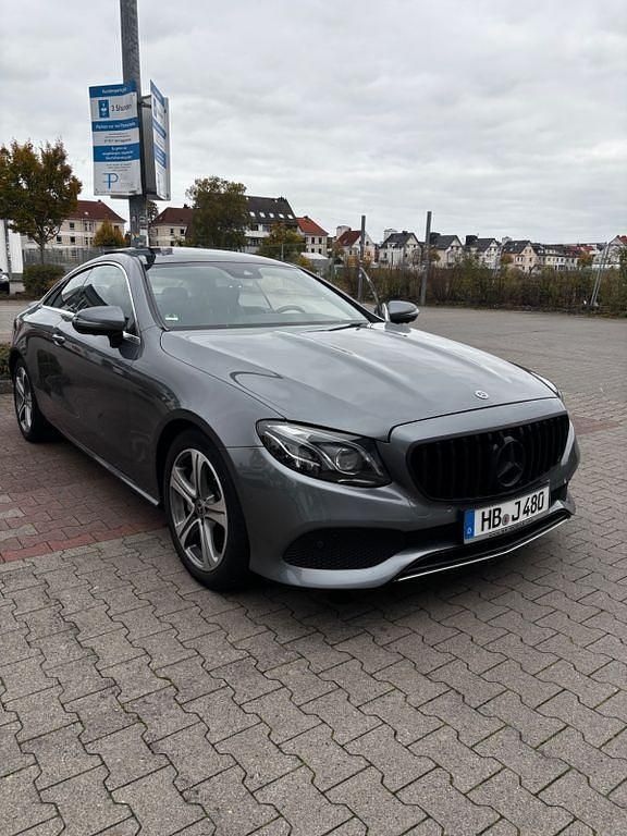 Grau Gebraucht 2018 Mercedes E300 Coupé | 27.000 € (Superpreis) - Bild 1/4