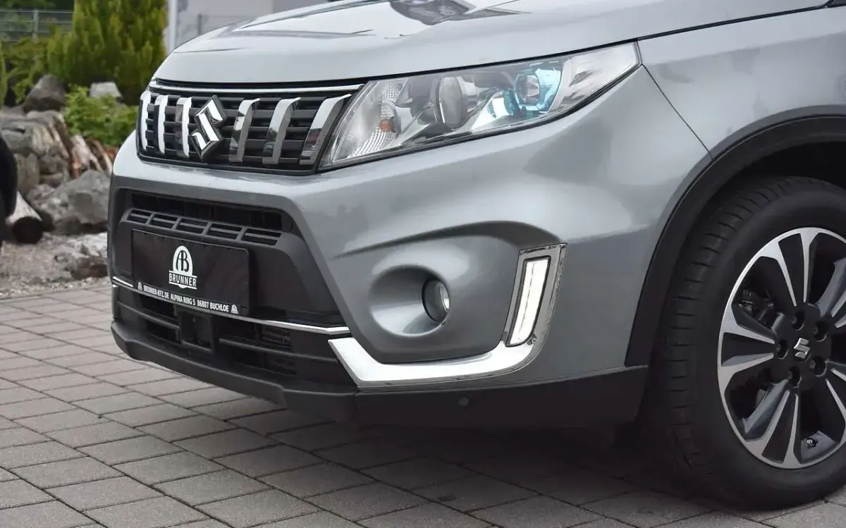 Gebraucht Suzuki Vitara 140 PS (102 kW) 2019 Grau SUV
