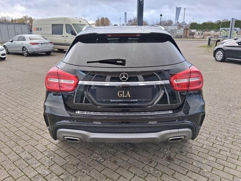 Gebraucht Mercedes GLA180 AMG line 122 PS (89 kW) 2015 Schwarz SUV