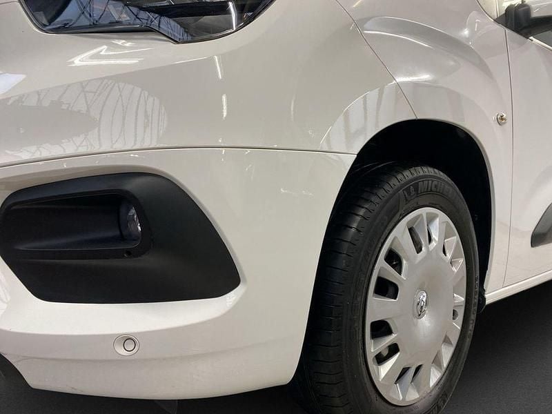 Gebraucht Opel Combo Edition 131 PS (96 kW) 2020 Weiss Van / Kleinbus