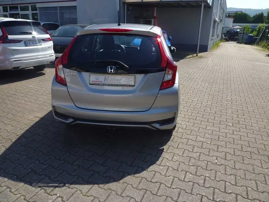 Gebraucht Honda Jazz Trend 102 PS (75 kW) 2017 Lunar silver m. Kleinwagen