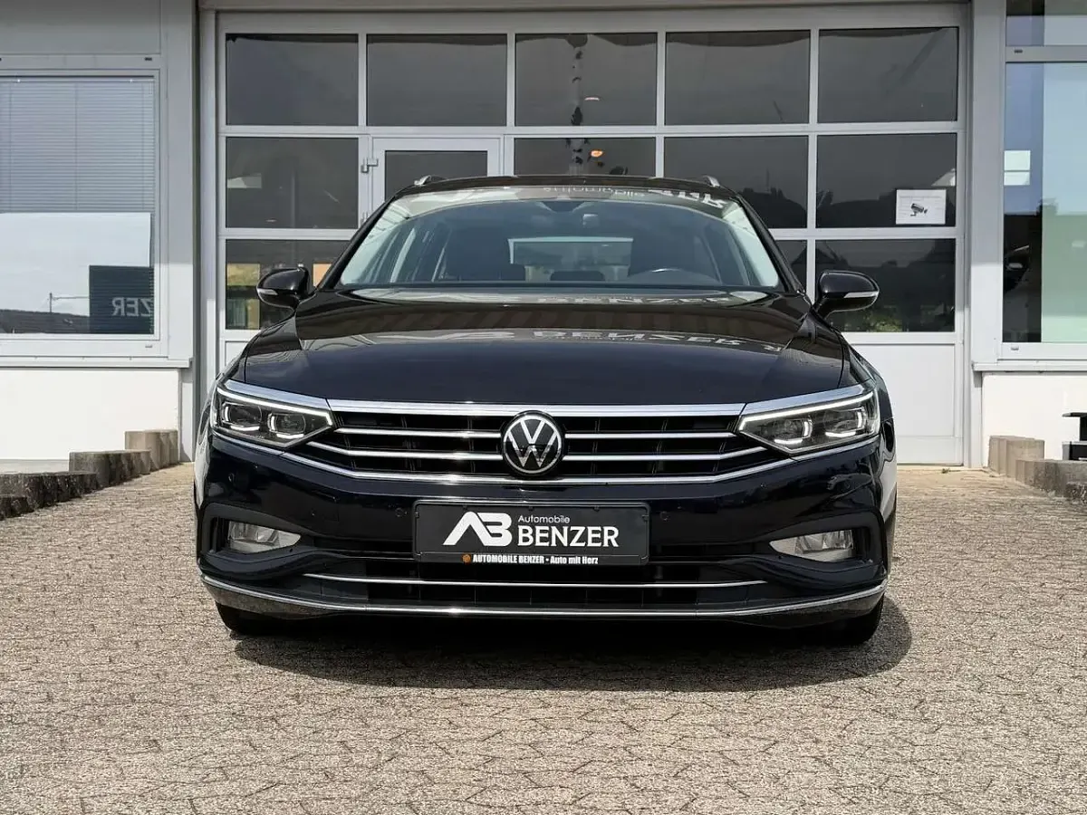 Gebraucht VW Passat Highline 150 PS (110 kW) 2021 Schwarz Kombi