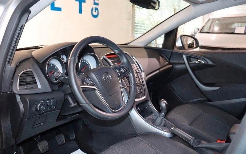 Gebraucht Opel Astra 110 PS (80 kW) 2015 Silber Kombi