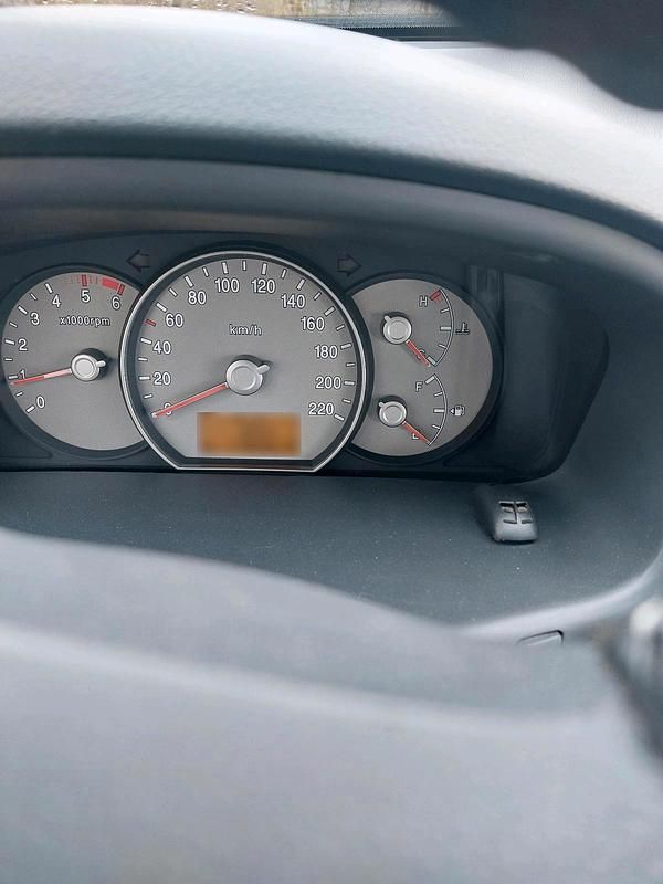 Gebraucht Kia Carens 140 PS (102 kW) 2007 Andere farben Van / Kleinbus