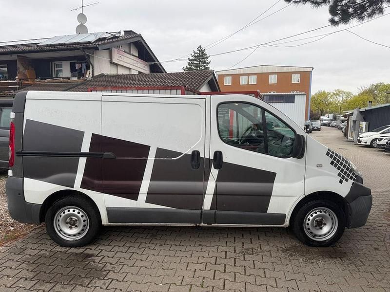 Gebraucht Renault Trafic 114 PS (83 kW) 2010 Weiß Van / Kleinbus