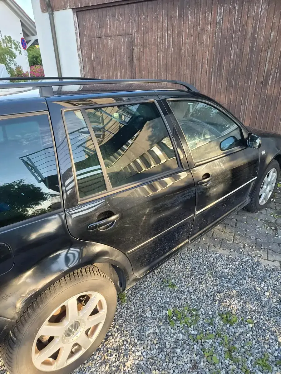 Gebraucht VW Bora 105 PS (77 kW) 2003 Schwarz Kombi