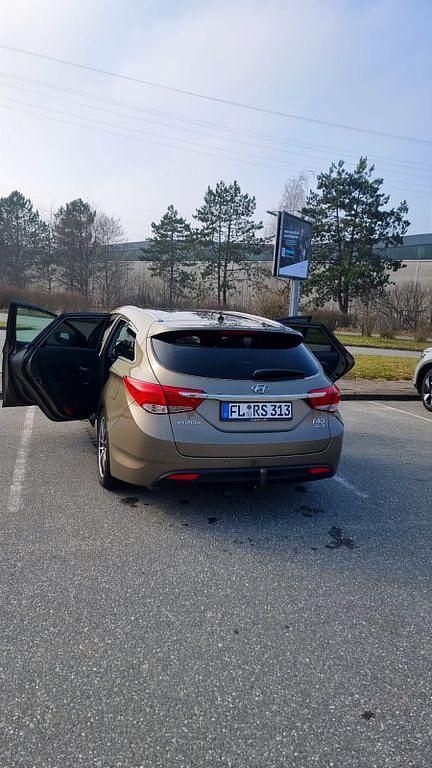 Gebraucht Hyundai i40 136 PS (100 kW) 2011 Braun Kombi