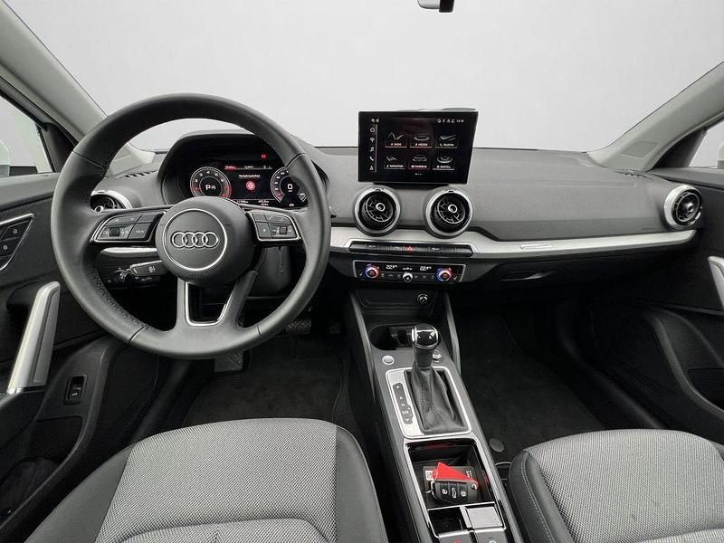 Gebraucht Audi Q2 Ambiente 150 PS (110 kW) 2025 Arkonaweiß SUV