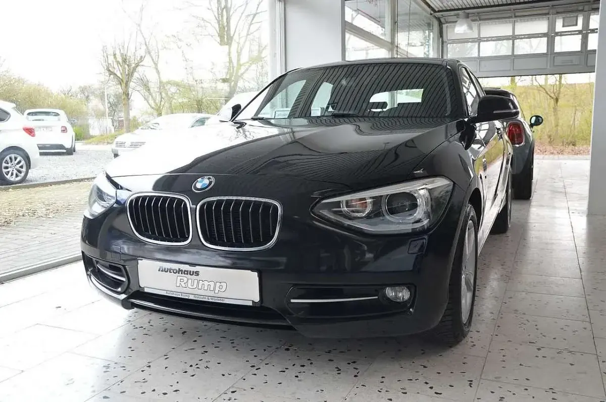 Gebraucht BMW 120 Sport Line 184 PS (135 kW) 2014 Black saphire metallic Kleinwagen