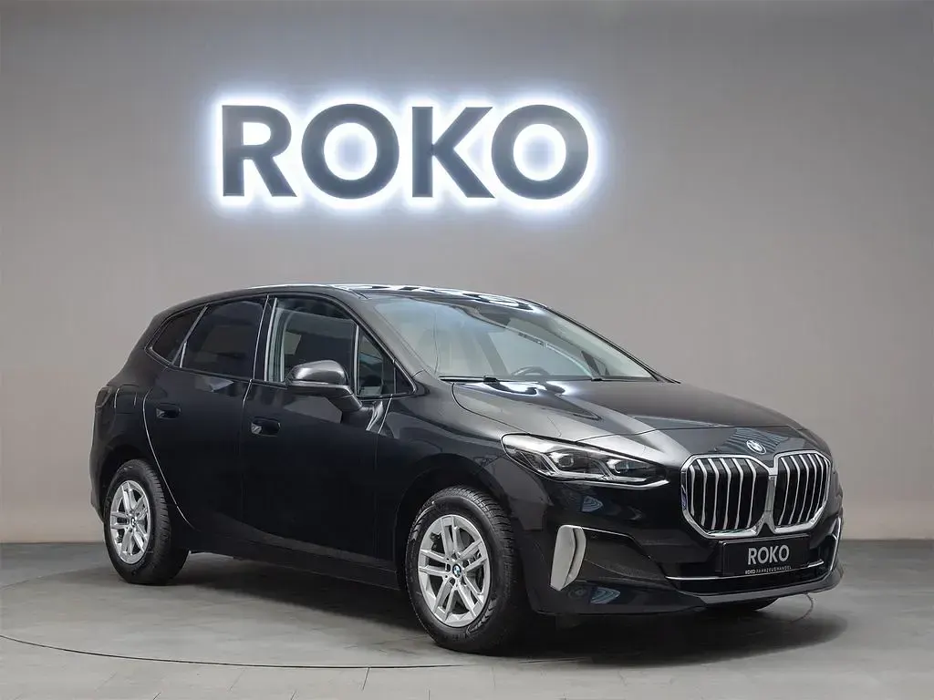 Gebraucht BMW 218 Active Tourer Luxury Line 136 PS (100 kW) 2022 Schwarz Van / Kleinbus