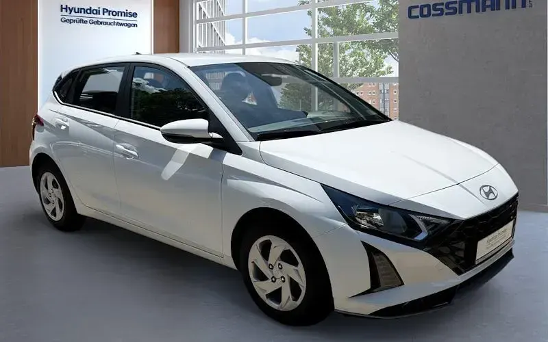 Gebraucht Hyundai i20 Select 101 PS (74 kW) 2025 Atlas white Kleinwagen