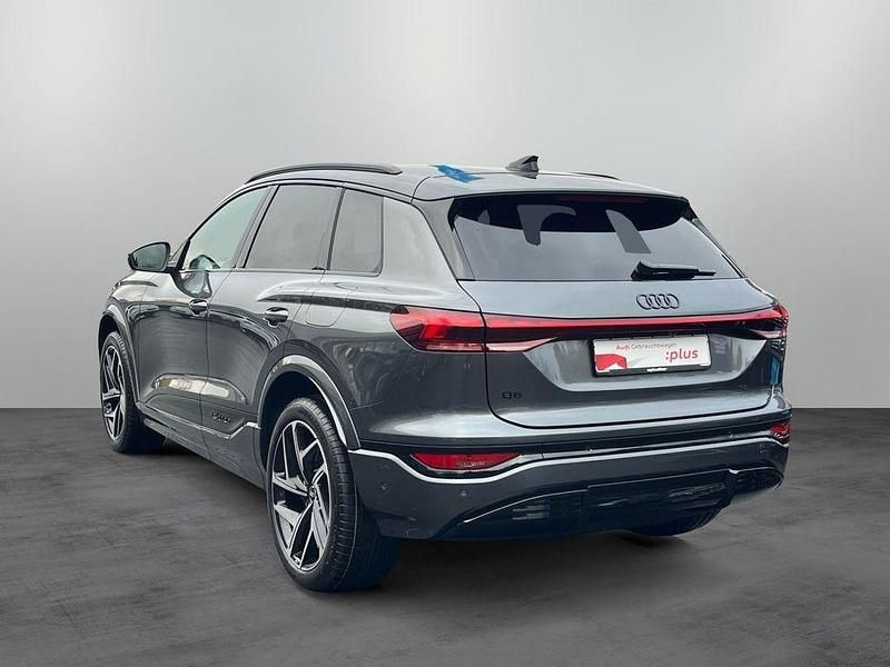 Gebraucht Audi Q6 e-tron S-Line 225 kW (306 PS) 2025 Daytonagrau perleffekt SUV