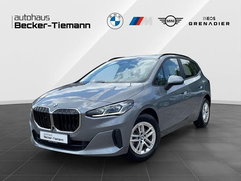 Skyscraper grau Gebraucht 2023 BMW 218 Active Tourer Efficient Dynamics Van / Kleinbus | 32.897 € (Etwas zu teuer) - Bild 1/4