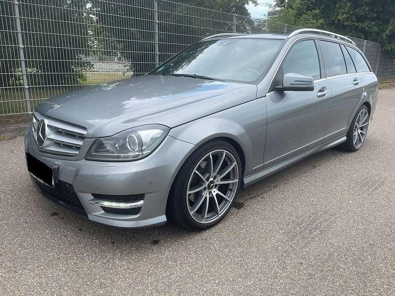 Silber Gebraucht 2011 Mercedes C250 AMG line Limousine | 7.999 € (Guter Preis) - Bild 1/4