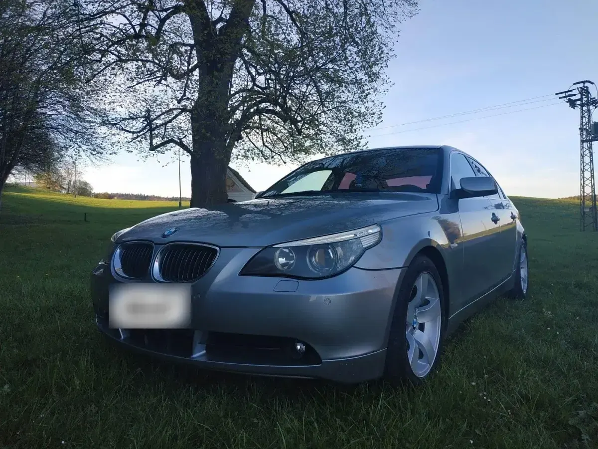 Gebraucht BMW 523 177 PS (130 kW) 2006 Silber Limousine