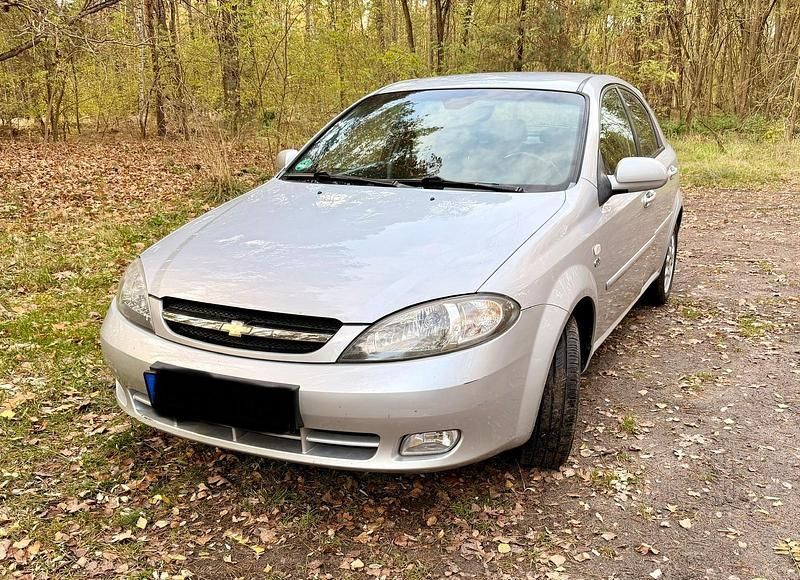 Silber Gebraucht 2009 Chevrolet Lacetti Kleinwagen | 2.999 € - Bild 1/4