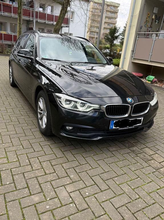 Usado BMW 320 190 CV (139 kW) 2018 Negro Familiar