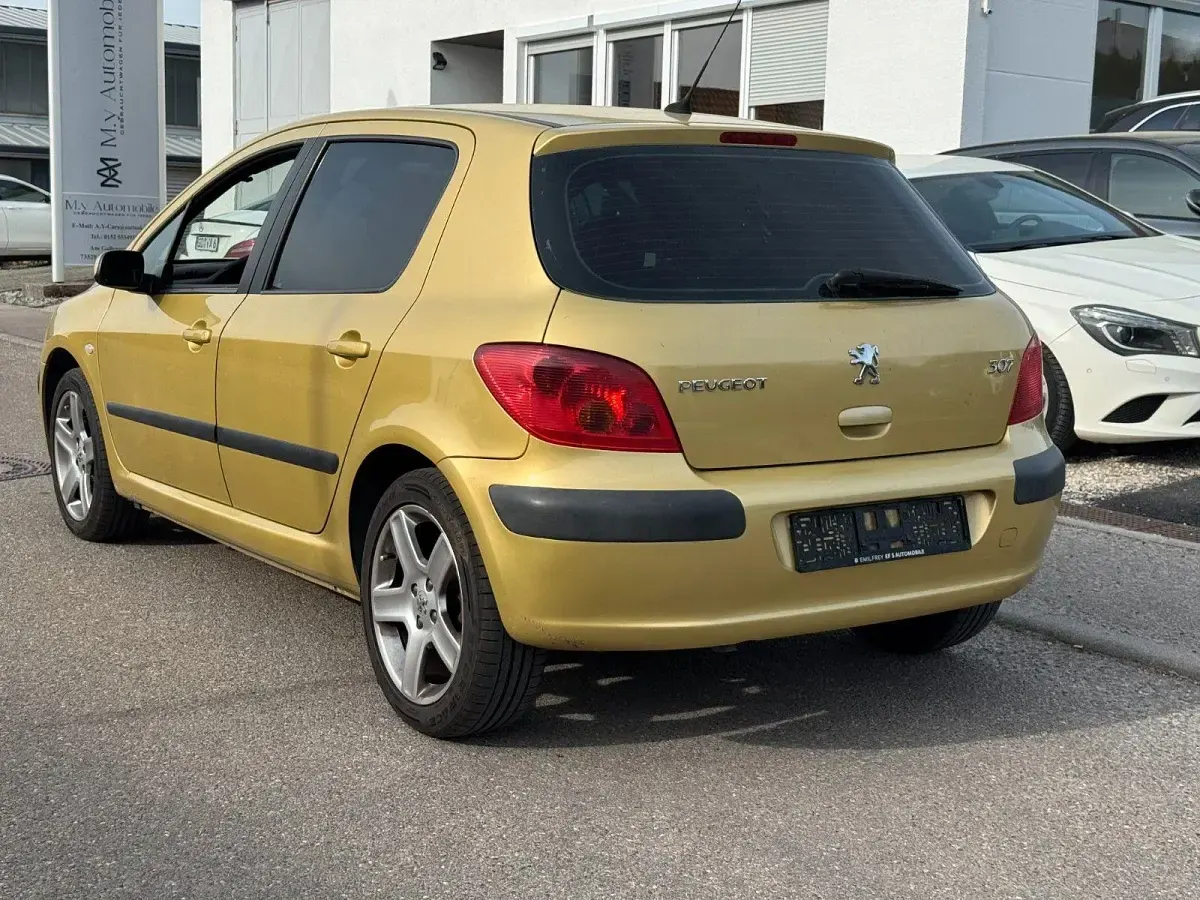 Gebraucht Peugeot 307 Tendance 136 PS (100 kW) 2003 Gold Limousine