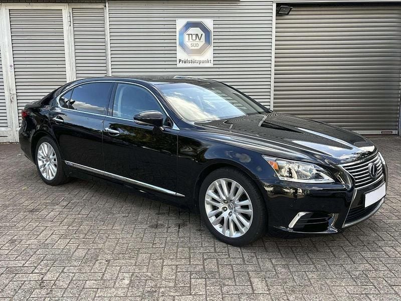 Schwarz Gebraucht 2012 Lexus LS600h Luxury Line Limousine | 32.900 € - Bild 1/4