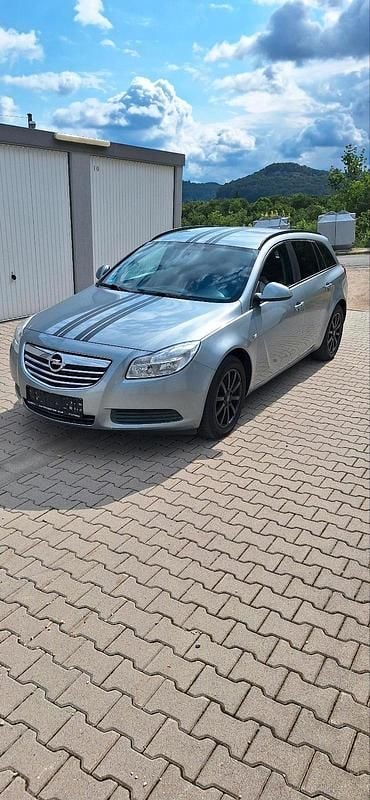 Grau Gebraucht 2012 Opel Insignia Kombi | 3.990 € (Guter Preis) - Bild 1/4
