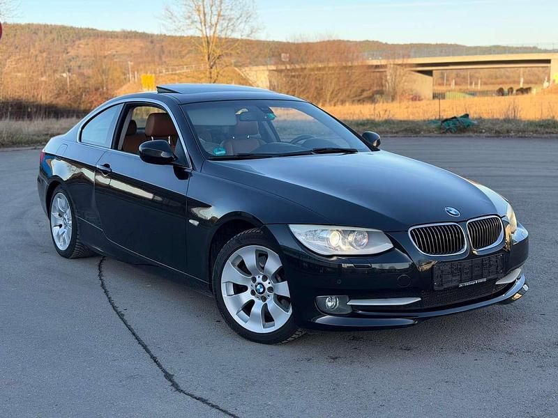 Schwarz Gebraucht 2010 BMW 325 Coupé | 8.299 € (Guter Preis) - Bild 1/4