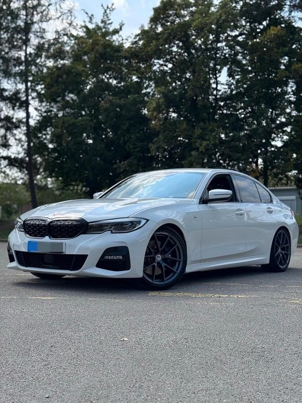 Weiß Gebraucht 2020 BMW 330 M Performance Limousine | 38.500 € (Fairer Preis) - Bild 1/4