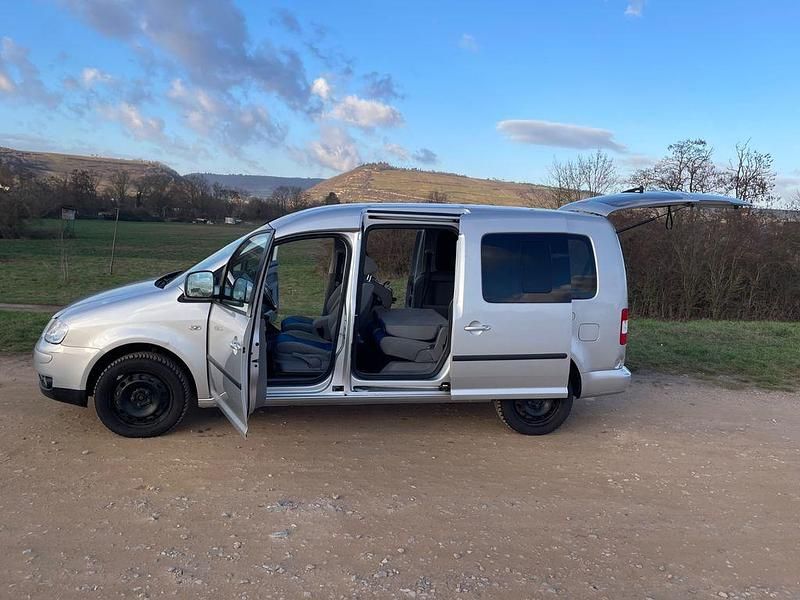 Silber Gebraucht 2010 VW Caddy Maxi Van / Kleinbus | 4.550 € (Superpreis) - Bild 1/4