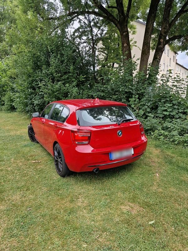 Rot Gebraucht 2014 BMW 116 Kleinwagen | 5.500 € - Bild 1/4