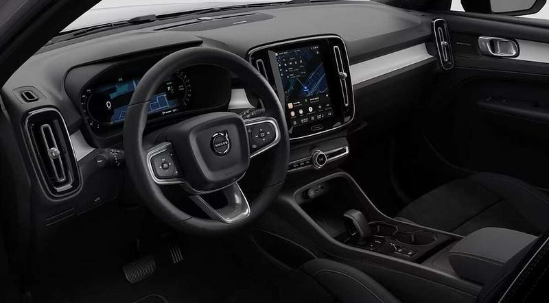 Neu Volvo XC40 Plus 197 PS (144 kW) 2025 Silber SUV