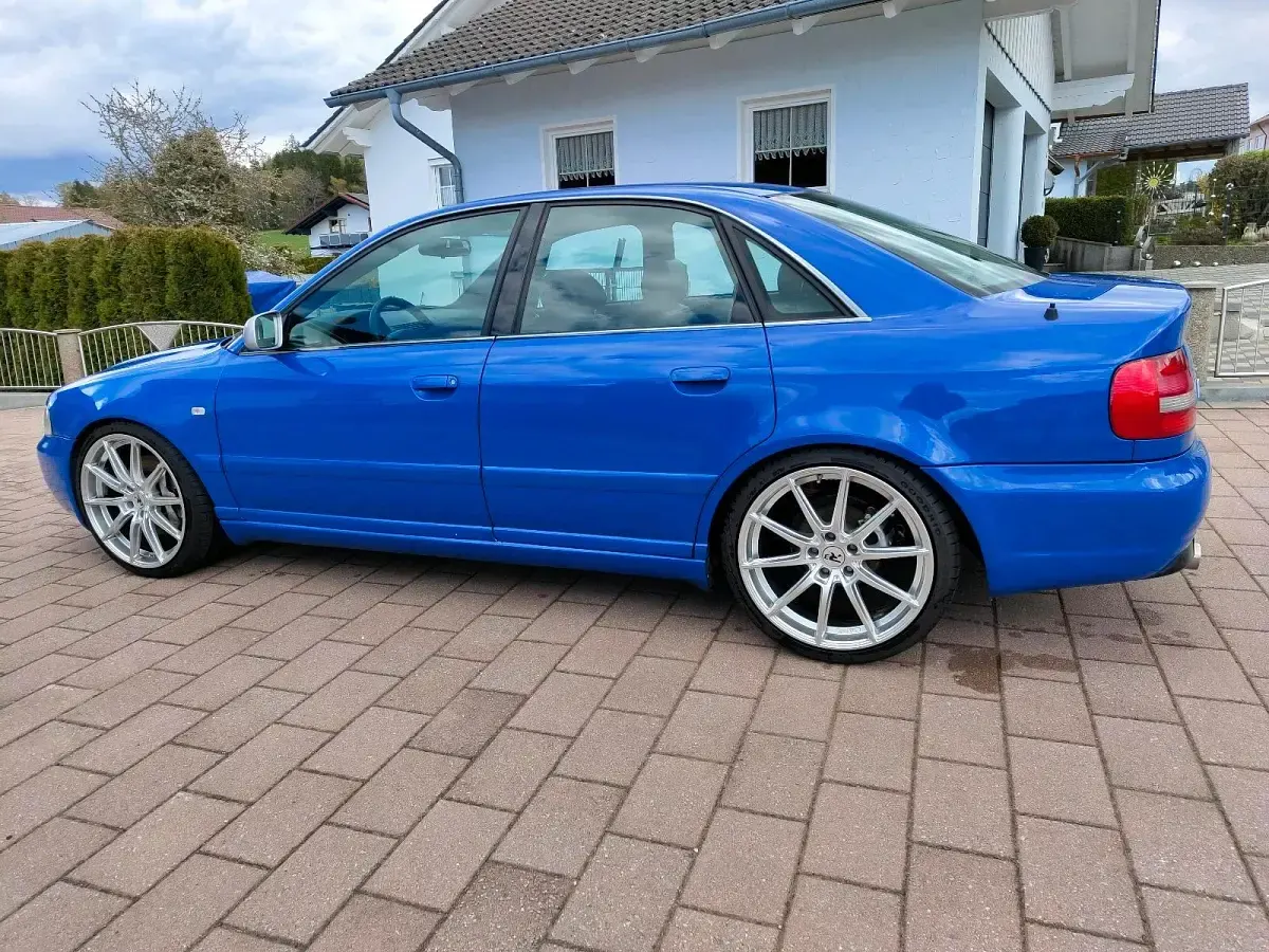Gebraucht Audi S4 265 PS (194 kW) 1999 Blau Limousine