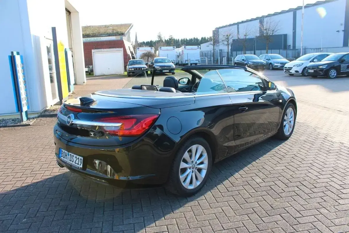 Gebraucht Opel Cascada Active 170 PS (125 kW) 2017 Schwarz Cabrio