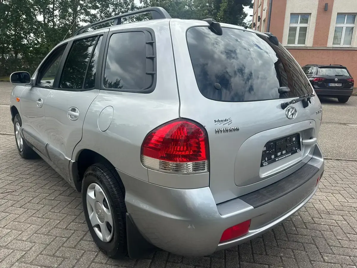 Gebraucht Hyundai Santa Fe 146 PS (107 kW) 2005 Silber SUV