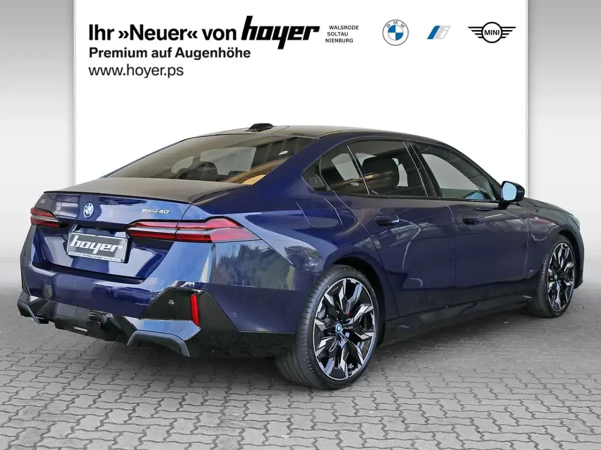 Gebraucht BMW i5 M Sport 250 kW (340 PS) 2025 Tansanitblau ii metallic Limousine