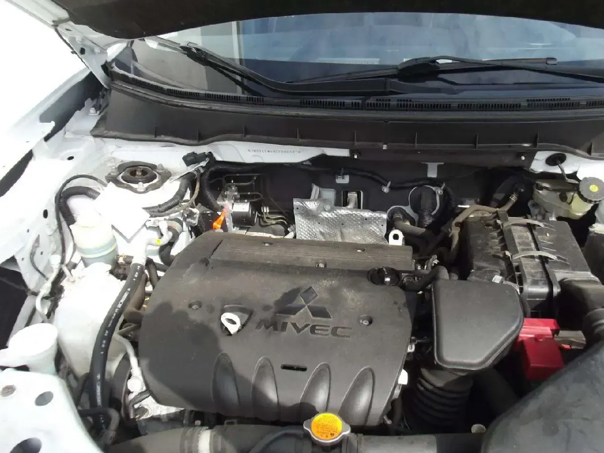Gebraucht Mitsubishi Outlander Invite 147 PS (108 kW) 2012 Weiß SUV