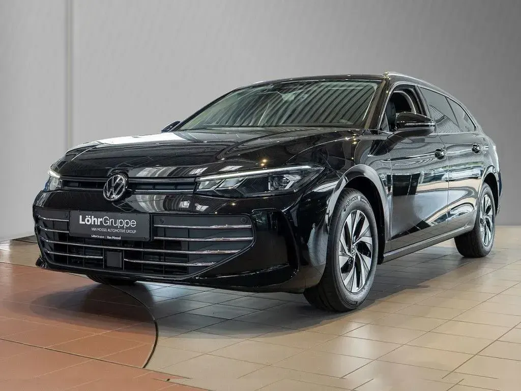 Neu VW Passat Business 150 PS (110 kW) 2026 Schwarz Kombi