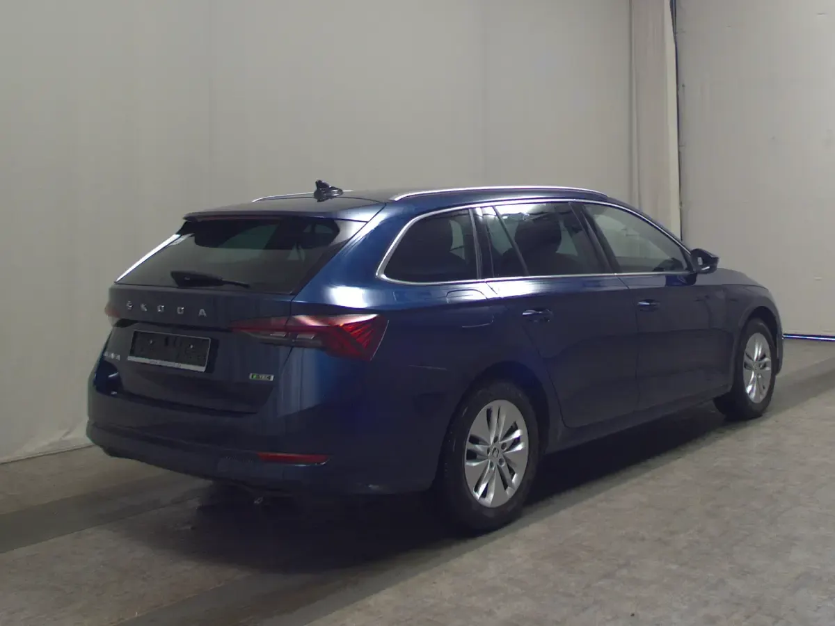Gebraucht Skoda Octavia Clever 110 PS (80 kW) 2022 Blau Kombi