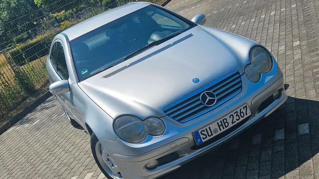Gebraucht Mercedes C180 143 PS (105 kW) 2003 Silber Coupé