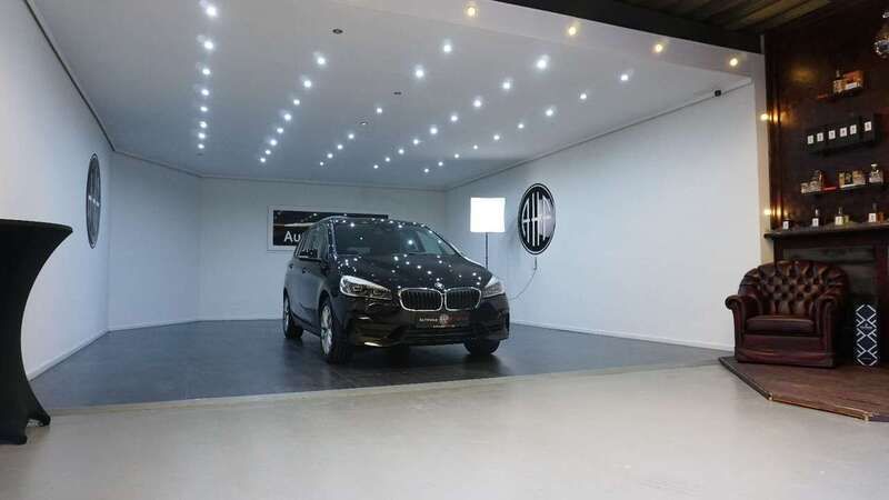 Schwarz ii Gebraucht 2022 BMW 220 Van / Kleinbus | 24.997 € (Fairer Preis) - Bild 1/4