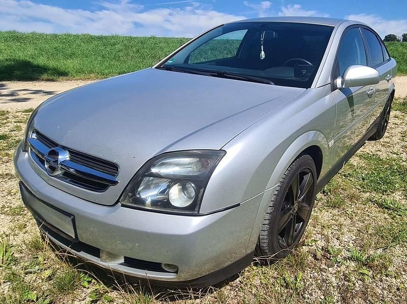 Silber Gebraucht 2005 Opel Vectra Sport Limousine | 5.000 € - Bild 1/4