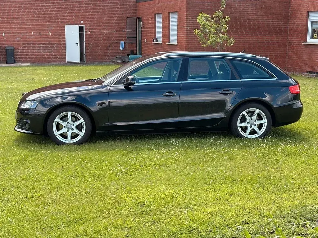 Gebraucht Audi A4 Comfort 160 PS (117 kW) 2011 Schwarz Kombi