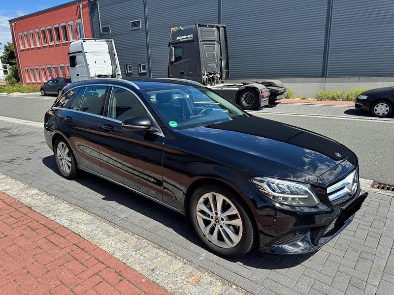 Gebraucht Mercedes C220 194 PS (142 kW) 2019 Schwarz Kombi