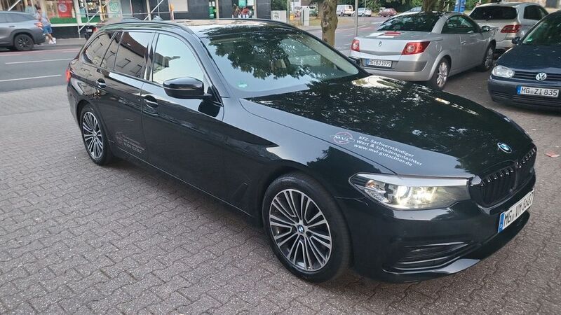 Schwarz Gebraucht 2019 BMW 530 Sport Line Limousine | 19.800 € - Bild 1/4