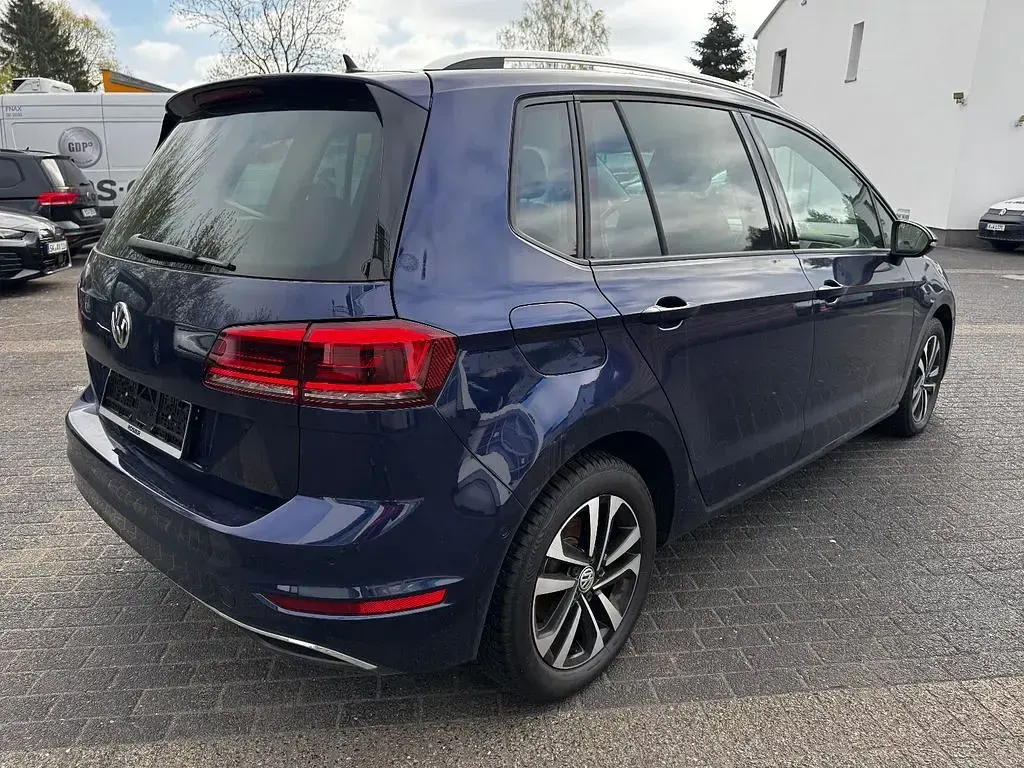 Second-hand VW Golf VII IQ Drive 150 CP (110 kW) 2019 Albastru Berlinǎ