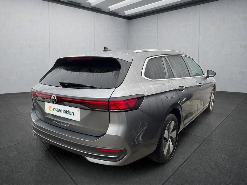 Gebraucht VW Passat 150 PS (110 kW) 2025 Grau Kombi