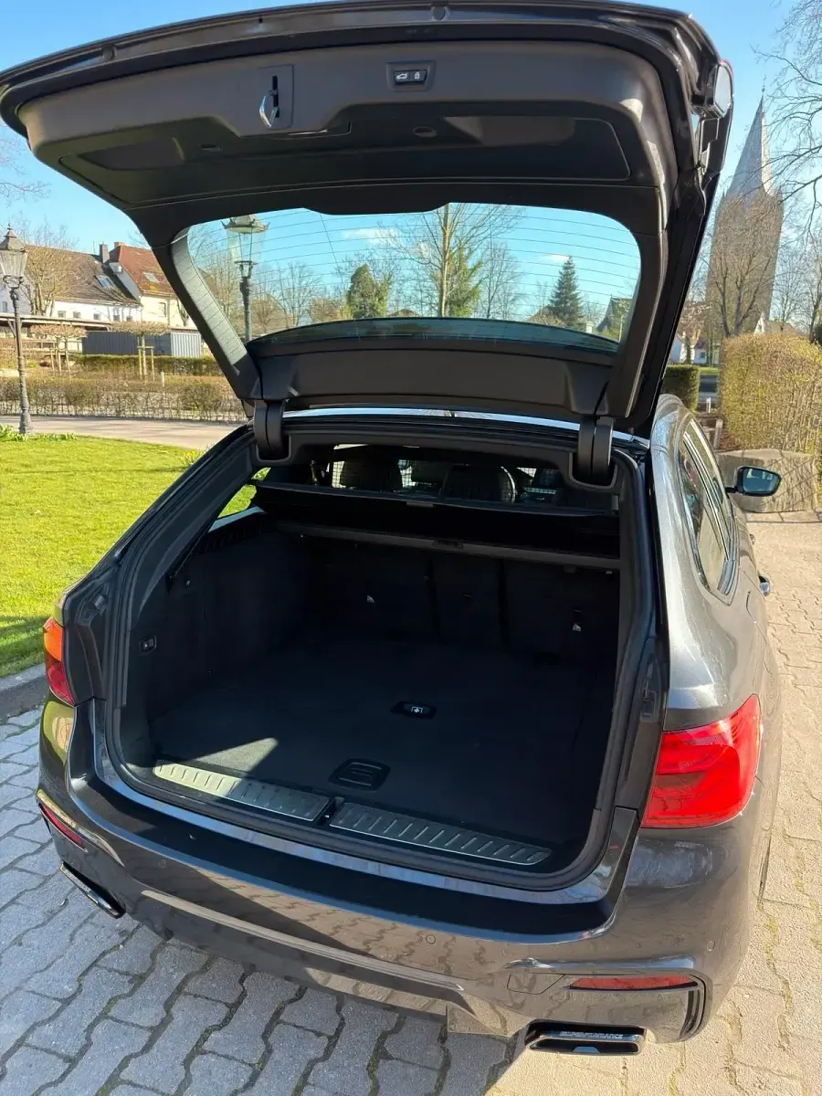 Gebraucht BMW 540 Shadowline 320 PS (235 kW) 2020 Grau Kombi