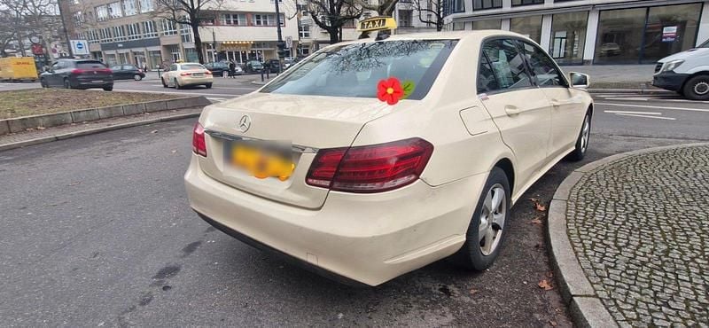 Gebraucht Mercedes E200 170 PS (125 kW) 2016 Gelb Limousine