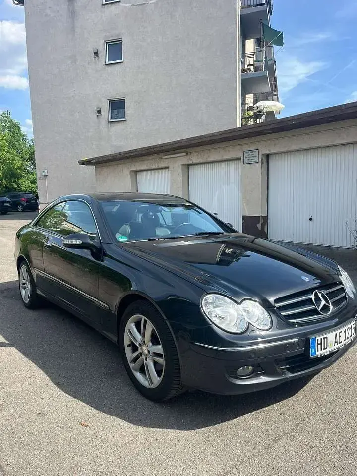 Gebraucht Mercedes CLK200 184 PS (135 kW) 2009 Schwarz Coupé