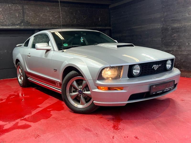 Silber Gebraucht 2006 Ford Mustang Coupé | 9.950 € - Bild 1/4