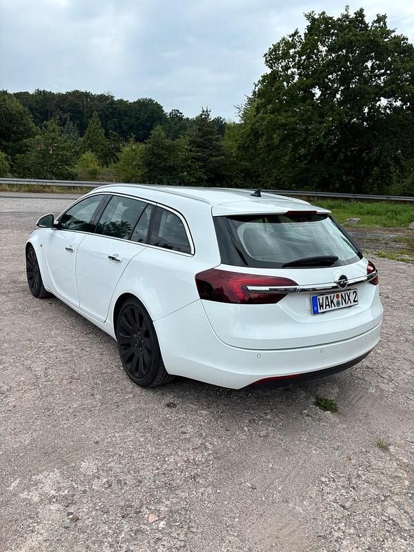 Gebraucht Opel Insignia 163 PS (119 kW) 2014 Weiß Kombi